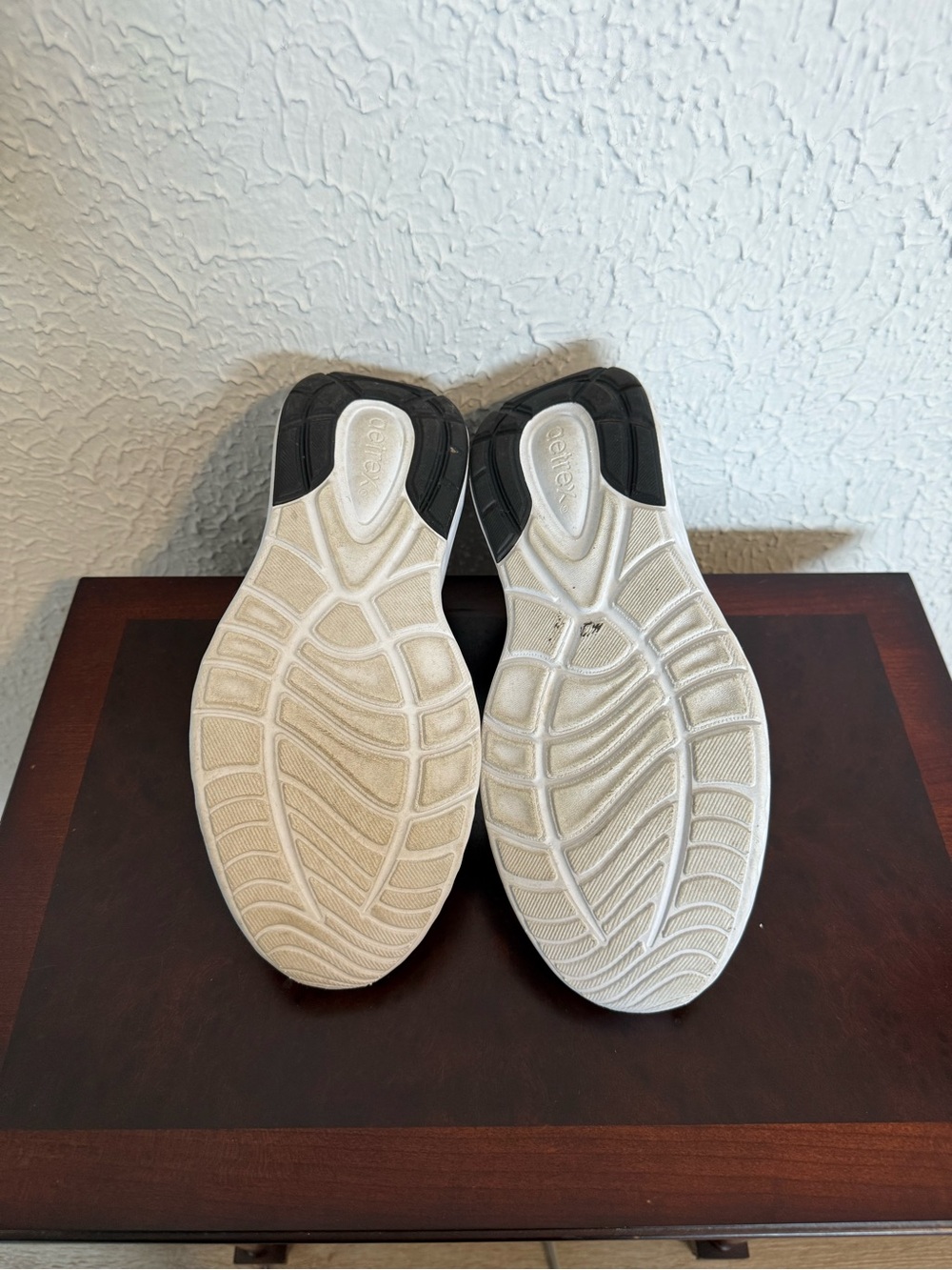 Aetrex Lightweight Sneaker - Picture 4 of 5